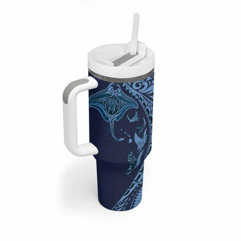 Hawaiian Manta Ray and Polynesian Tribal Tattoo Dark Navy Color Custom Stanley Quencher 40oz Stainless Steel Tumbler With Handle - Threewoofs - Image 2