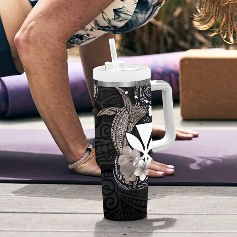 Hawaiian Whale and Kanaka Maoli Symbol Hibiscus Custom Stanley Quencher 40oz Stainless Steel Tumbler With Handle - Threewoofs - Image 5