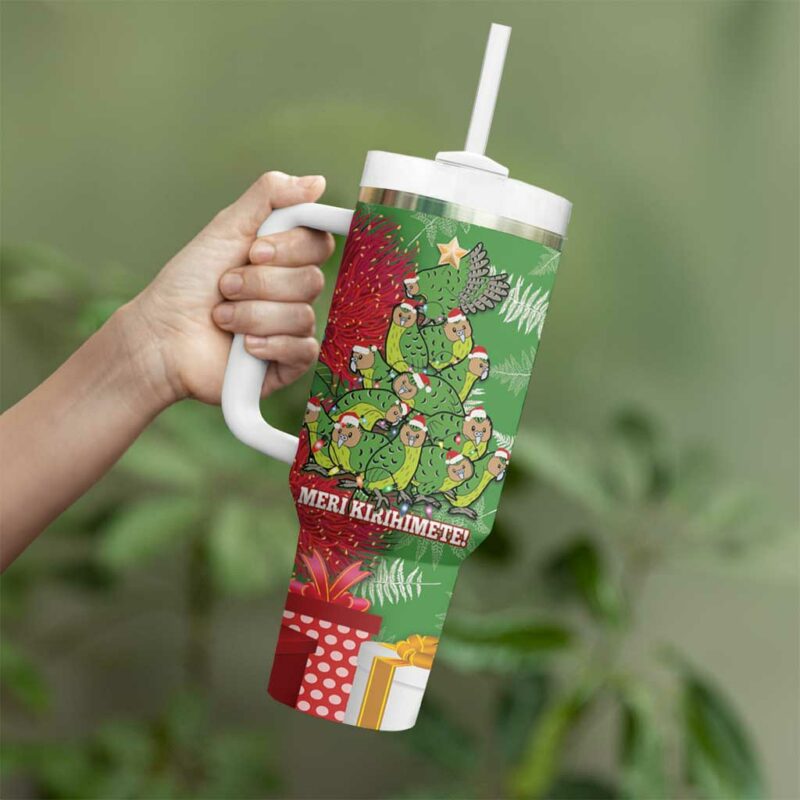 Kakapo New Zealand Christmas Meri Kirihimete Pohutukawa Green Color Custom Stanley Quencher 40oz Stainless Steel Tumbler With Handle - Threewoofs - Image 3