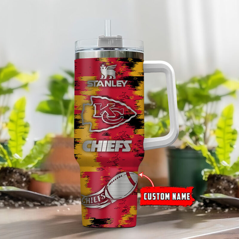Kansas City Chiefs NFL Custom Stanley Quencher 40oz Stainless Steel Tumbler With Handle - Threewoofs - Image 2