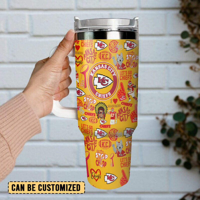 Kansas City Chiefs NFL Sports Custom Stanley Quencher 40oz Stainless Steel Tumbler With Handle - Threewoofs - Image 3