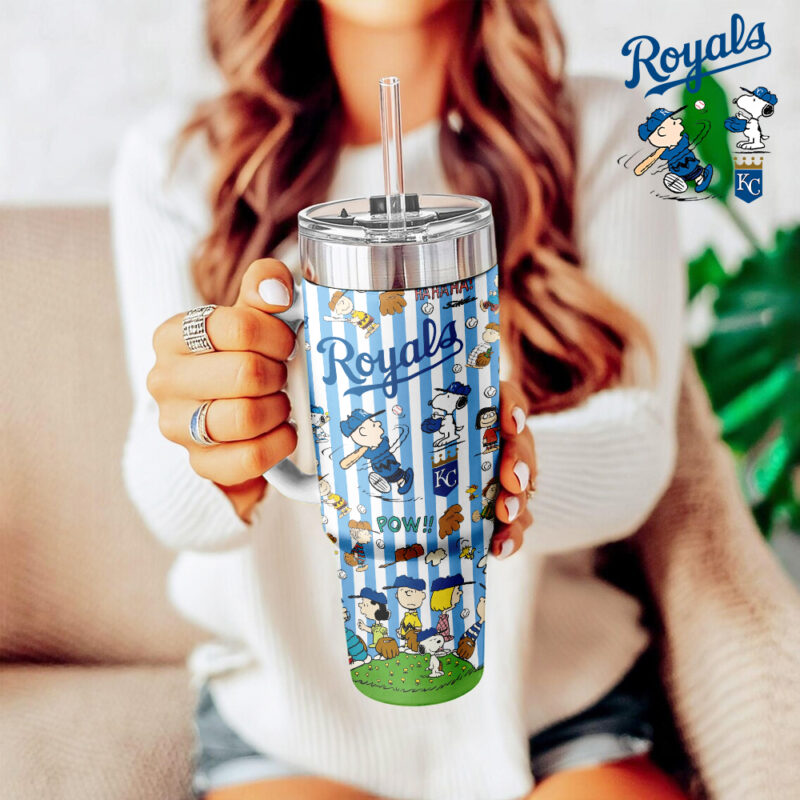 Kansas City Royals x Peanuts MLB Custom Stanley Quencher 40oz Stainless Steel Tumbler With Handle - Threewoofs - Image 5
