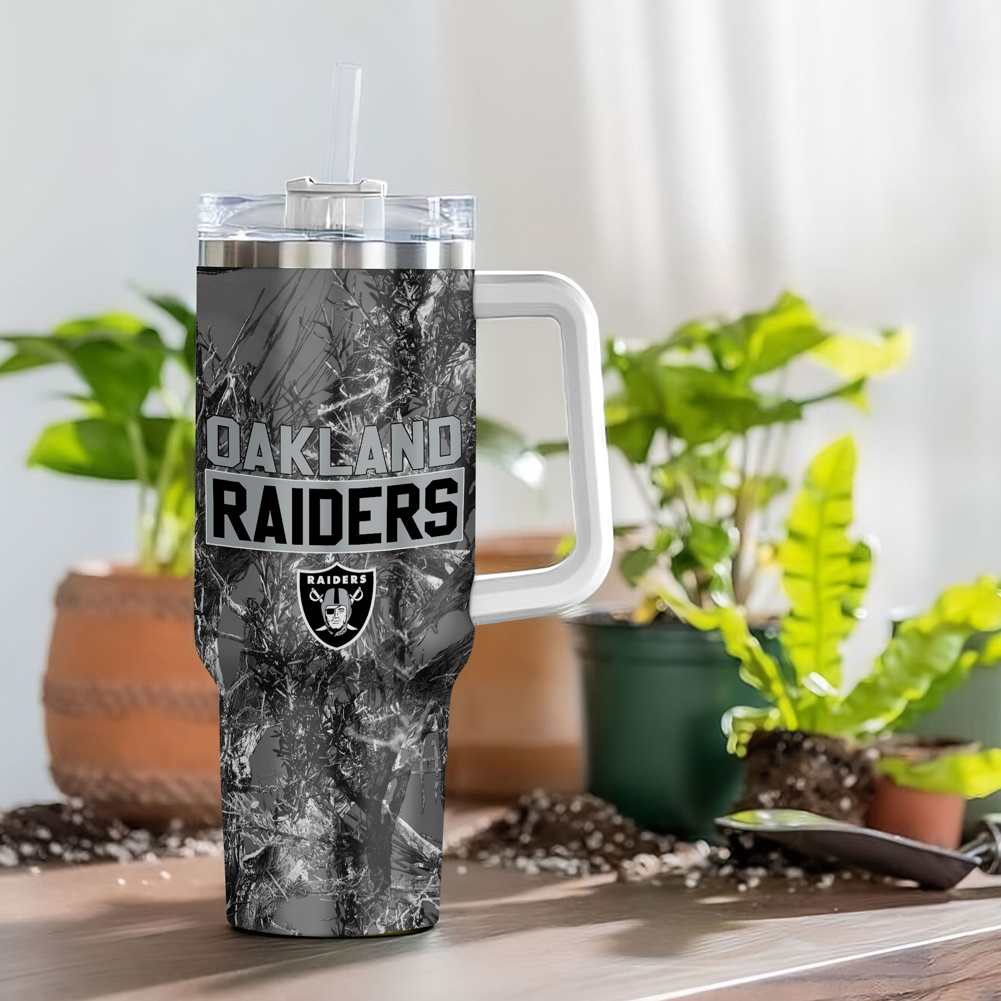 Oakland Raiders Camouflage Insulated Tumbler with Straw & Handle - Image 4