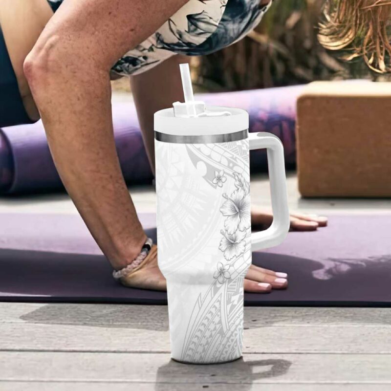 Lotu Tamaiti Samoa White Sunday Polynesian Tribal Elegant Custom Stanley Quencher 40oz Stainless Steel Tumbler With Handle - Threewoofs - Image 6
