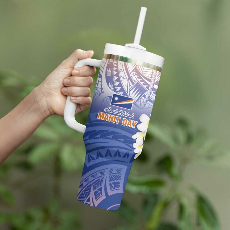 Marshall Islands Manit Day Plumeria and Polynesian Tribal Custom Stanley Quencher 40oz Stainless Steel Tumbler With Handle - Threewoofs - Image 3