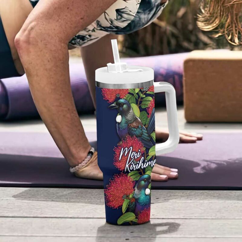 Meri Kirihimete New Zealand Tui on Pohutukawa Blue Ver Custom Stanley Quencher 40oz Stainless Steel Tumbler With Handle - Threewoofs - Image 6