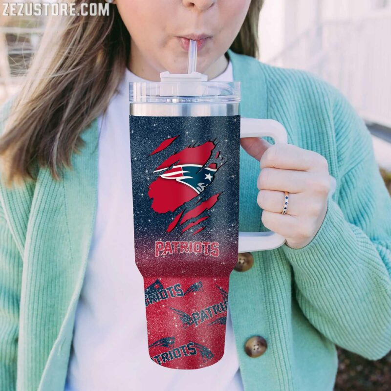 Customizable Patriots Tumbler with Handle - Personalized Gift for Fans - Image 2