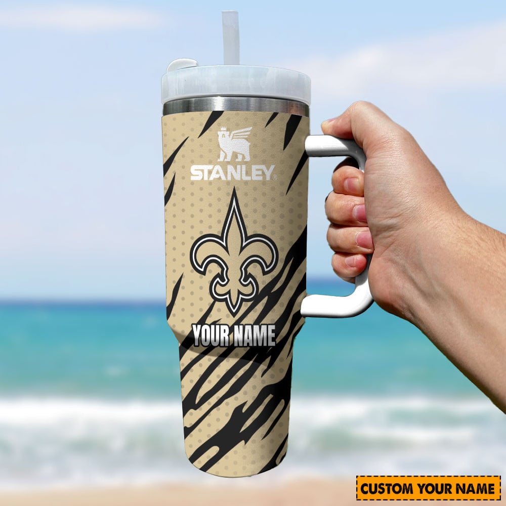 Custom Name Tiger Stripe Travel Mug with Handle - Stylish & Personalized - Image 3