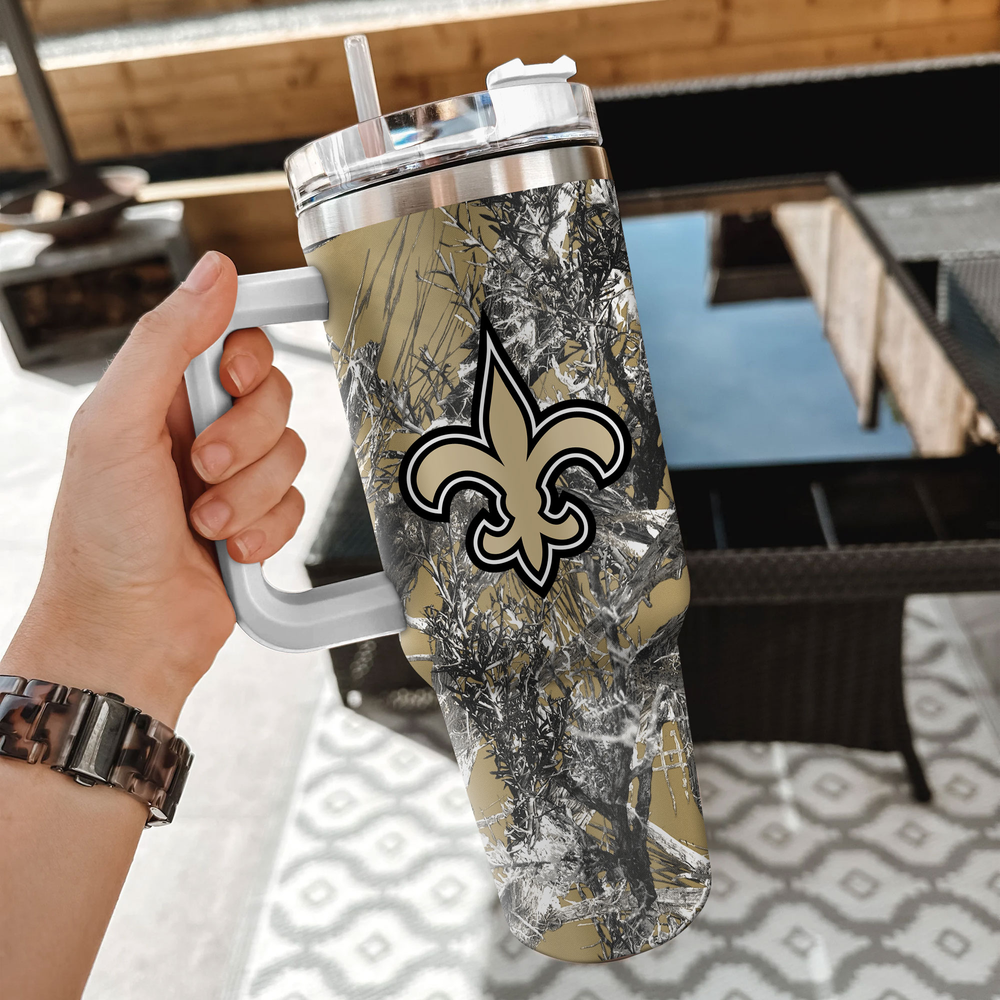 New Orleans Saints Camo Travel Tumbler with Handle - Ultimate Fan Gear - Image 2