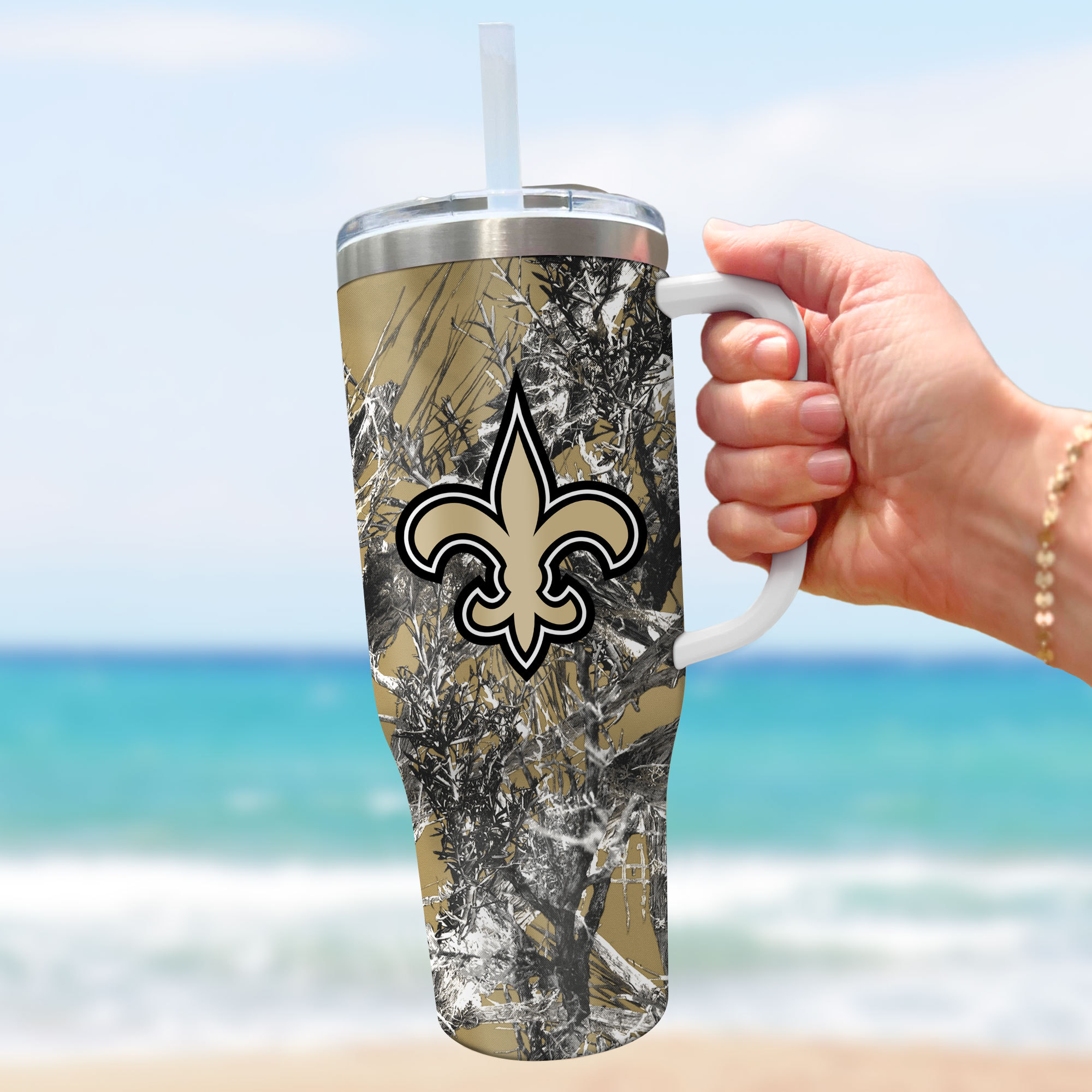 New Orleans Saints Camo Travel Tumbler with Handle - Ultimate Fan Gear - Image 3