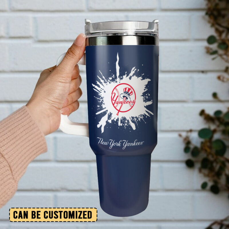 New York Yankees MLB Sports Custom Stanley Quencher 40oz Stainless Steel Tumbler With Handle - Threewoofs - Image 3