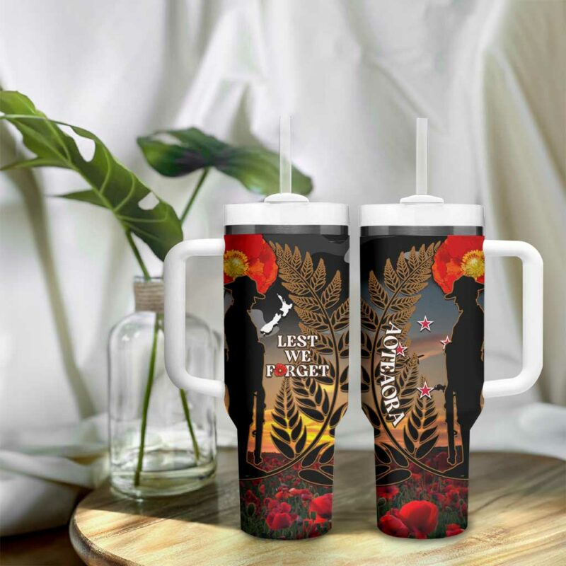 New Zealand ANZAC Day Lest We Forget Silver Fern With Camouflage Custom Stanley Quencher 40oz Stainless Steel Tumbler With Handle - Threewoofs - Image 9