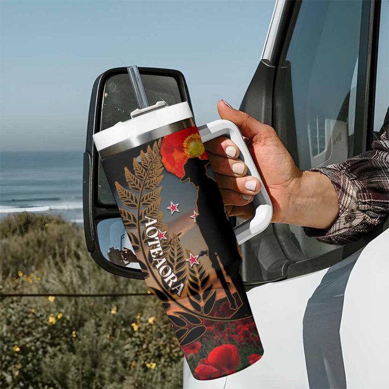 New Zealand ANZAC Day Lest We Forget Silver Fern With Camouflage Custom Stanley Quencher 40oz Stainless Steel Tumbler With Handle - Threewoofs - Image 7