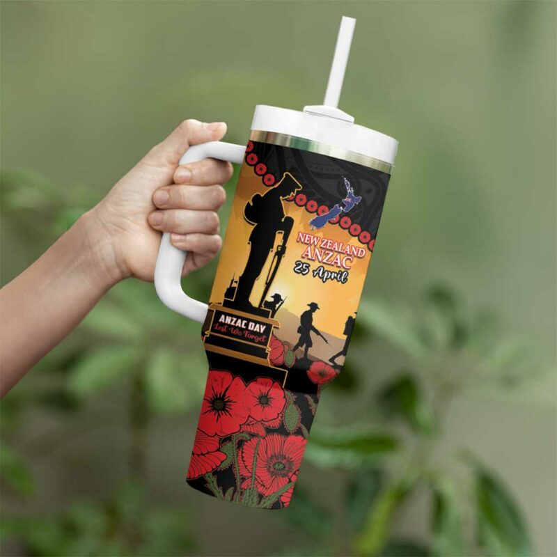 New Zealand Anzac Maori Camouflage Mix Poppies We Will Remember Them Custom Stanley Quencher 40oz Stainless Steel Tumbler With Handle - Threewoofs - Image 4