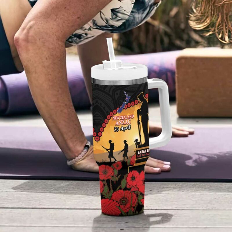 New Zealand Anzac Maori Camouflage Mix Poppies We Will Remember Them Custom Stanley Quencher 40oz Stainless Steel Tumbler With Handle - Threewoofs - Image 6
