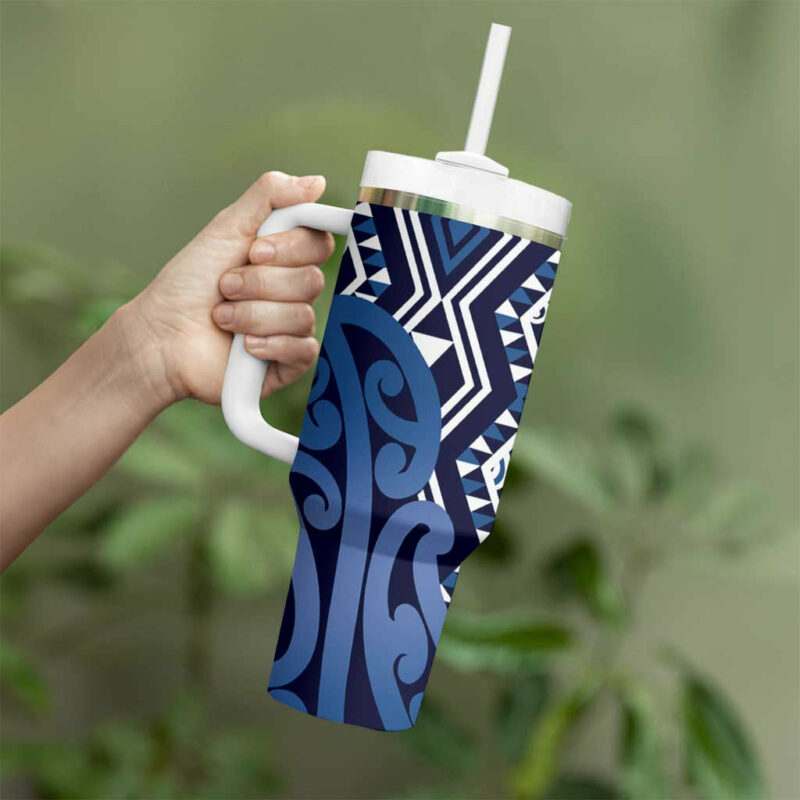 New Zealand Aotearoa Kowhaiwhai Mix Taniko Art Blue Custom Stanley Quencher 40oz Stainless Steel Tumbler With Handle - Threewoofs - Image 3