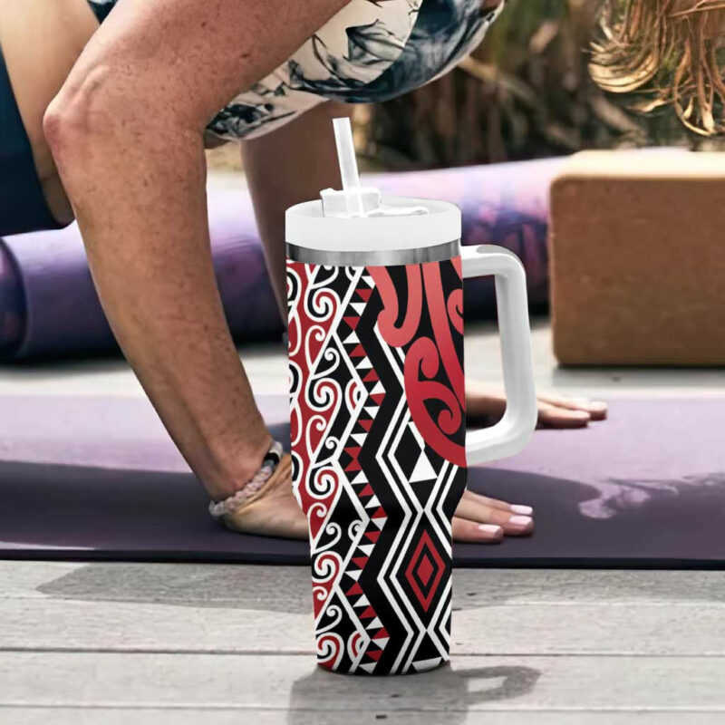 New Zealand Aotearoa Kowhaiwhai Mix Taniko Art Red Custom Stanley Quencher 40oz Stainless Steel Tumbler With Handle - Threewoofs - Image 6