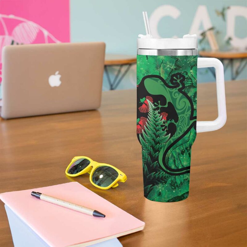 New Zealand Gecko Christmas Meri Kirihimete Paua Shell Mix Pohutukawa Custom Stanley Quencher 40oz Stainless Steel Tumbler With Handle - Threewoofs - Image 5