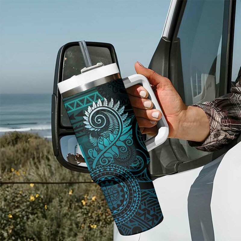 New Zealand Maori Koru Fern Spiral Polynesian Aqua Gradient Custom Stanley Quencher 40oz Stainless Steel Tumbler With Handle - Threewoofs - Image 7