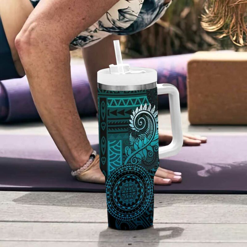 New Zealand Maori Koru Fern Spiral Polynesian Aqua Gradient Custom Stanley Quencher 40oz Stainless Steel Tumbler With Handle - Threewoofs - Image 6