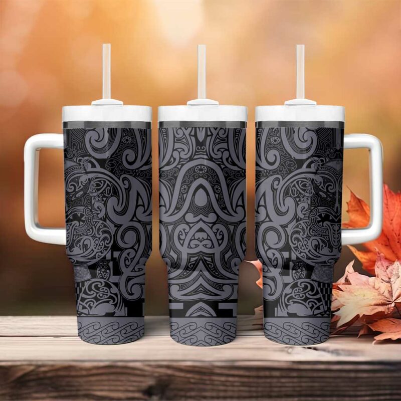 New Zealand Taiaha Maori Minimalist Silver Fern All Black Custom Stanley Quencher 40oz Stainless Steel Tumbler With Handle - Threewoofs - Image 4