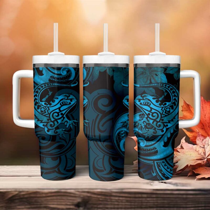 New Zealand Tuatara Aotearoa Maori Clematis Flowers Blue Custom Stanley Quencher 40oz Stainless Steel Tumbler With Handle - Threewoofs - Image 4