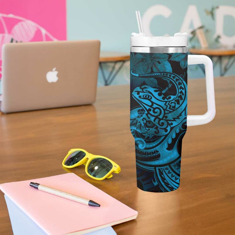 New Zealand Tuatara Aotearoa Maori Clematis Flowers Blue Custom Stanley Quencher 40oz Stainless Steel Tumbler With Handle - Threewoofs - Image 5