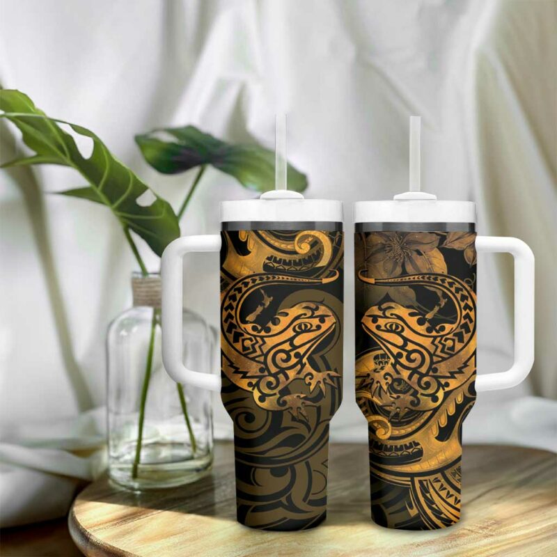 New Zealand Tuatara Aotearoa Maori Clematis Flowers Gold Custom Stanley Quencher 40oz Stainless Steel Tumbler With Handle - Threewoofs - Image 9