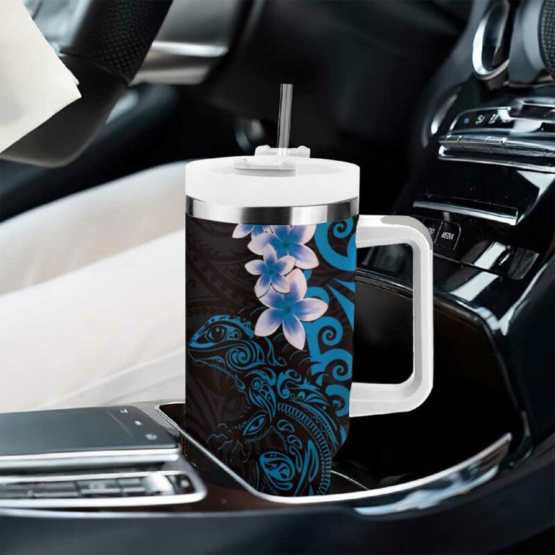 New Zealand Tuatara Plumeria Maori Blue Koru Tribal Tattoo Custom Stanley Quencher 40oz Stainless Steel Tumbler With Handle - Threewoofs - Image 8