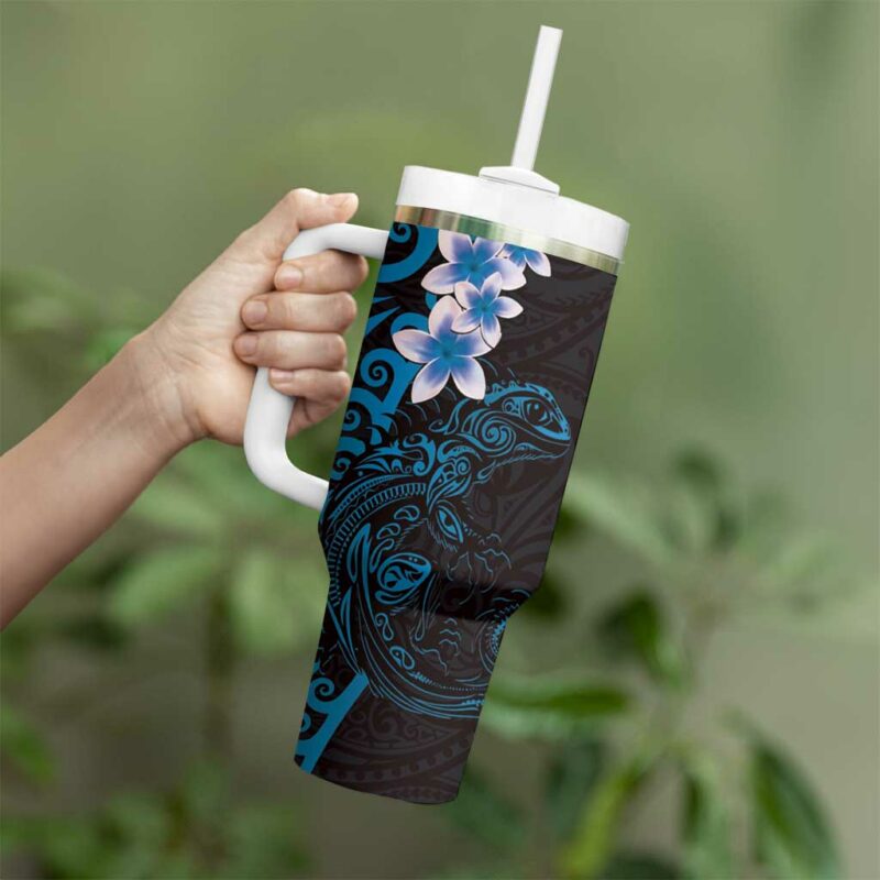 New Zealand Tuatara Plumeria Maori Blue Koru Tribal Tattoo Custom Stanley Quencher 40oz Stainless Steel Tumbler With Handle - Threewoofs - Image 3