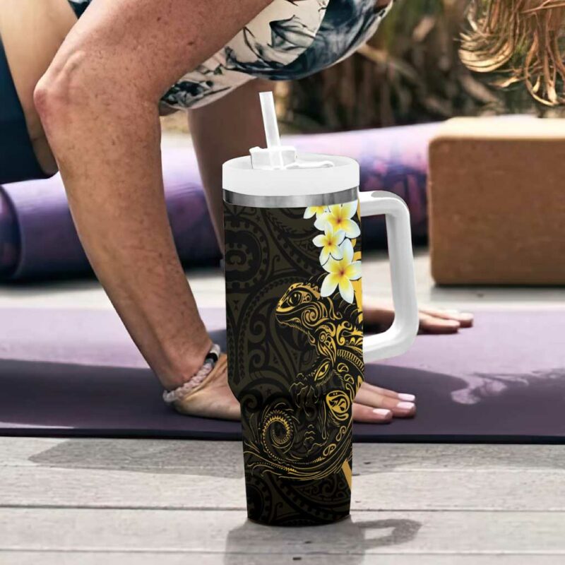 New Zealand Tuatara Plumeria Maori Custom Stanley Quencher 40oz Stainless Steel Tumbler With Handle - Threewoofs - Image 6