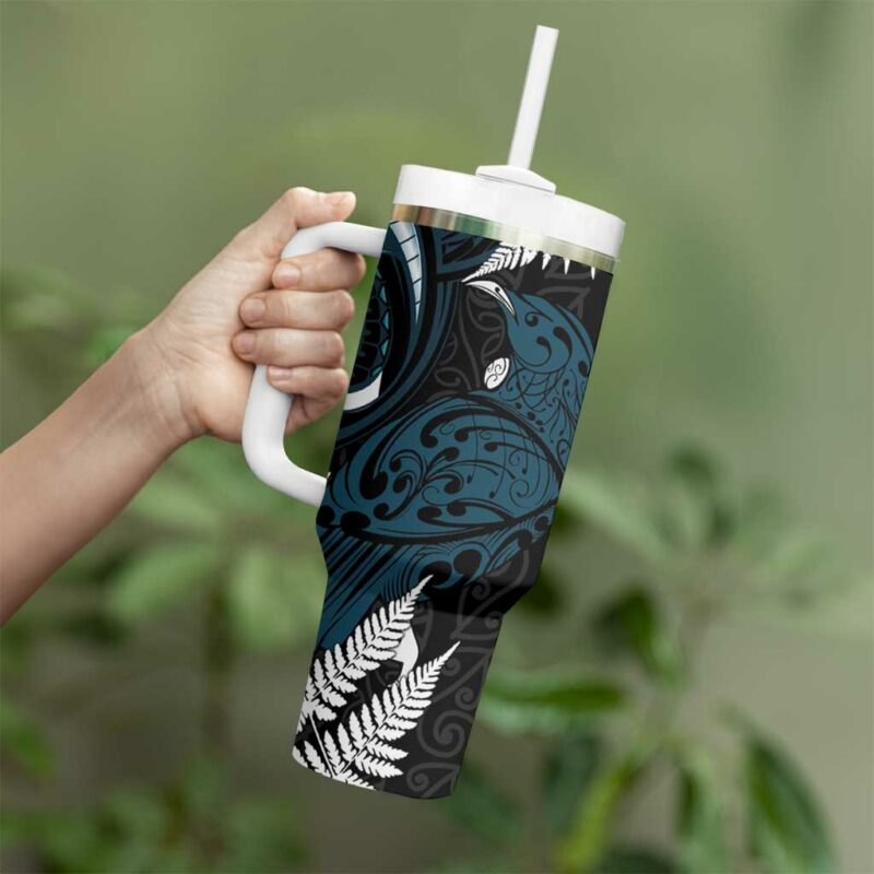 New Zealand Tui Bird Maori Kowhaiwhai Custom Stanley Quencher 40oz Stainless Steel Tumbler With Handle - Threewoofs - Image 3