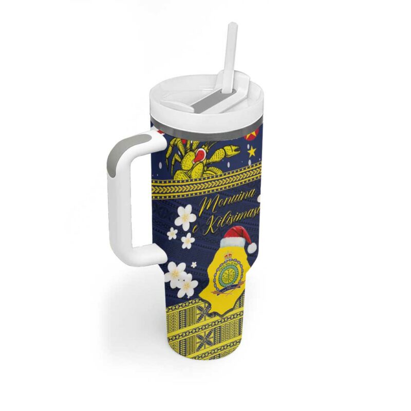 Niue Monuina e Kilisimasi Christmas Uga Niue Map and Emblem Custom Stanley Quencher 40oz Stainless Steel Tumbler With Handle - Threewoofs - Image 2