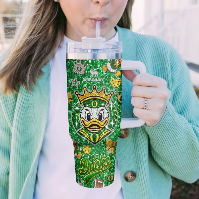Oregon Ducks NCAA Sports Custom Stanley Quencher 40oz Stainless Steel Tumbler With Handle - Threewoofs - Image 2