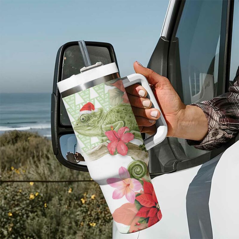 Pastel Green Hawaii Chameleon Christmas Mele Kalikimaka Kakau Watercolor Custom Stanley Quencher 40oz Stainless Steel Tumbler With Handle - Threewoofs - Image 7