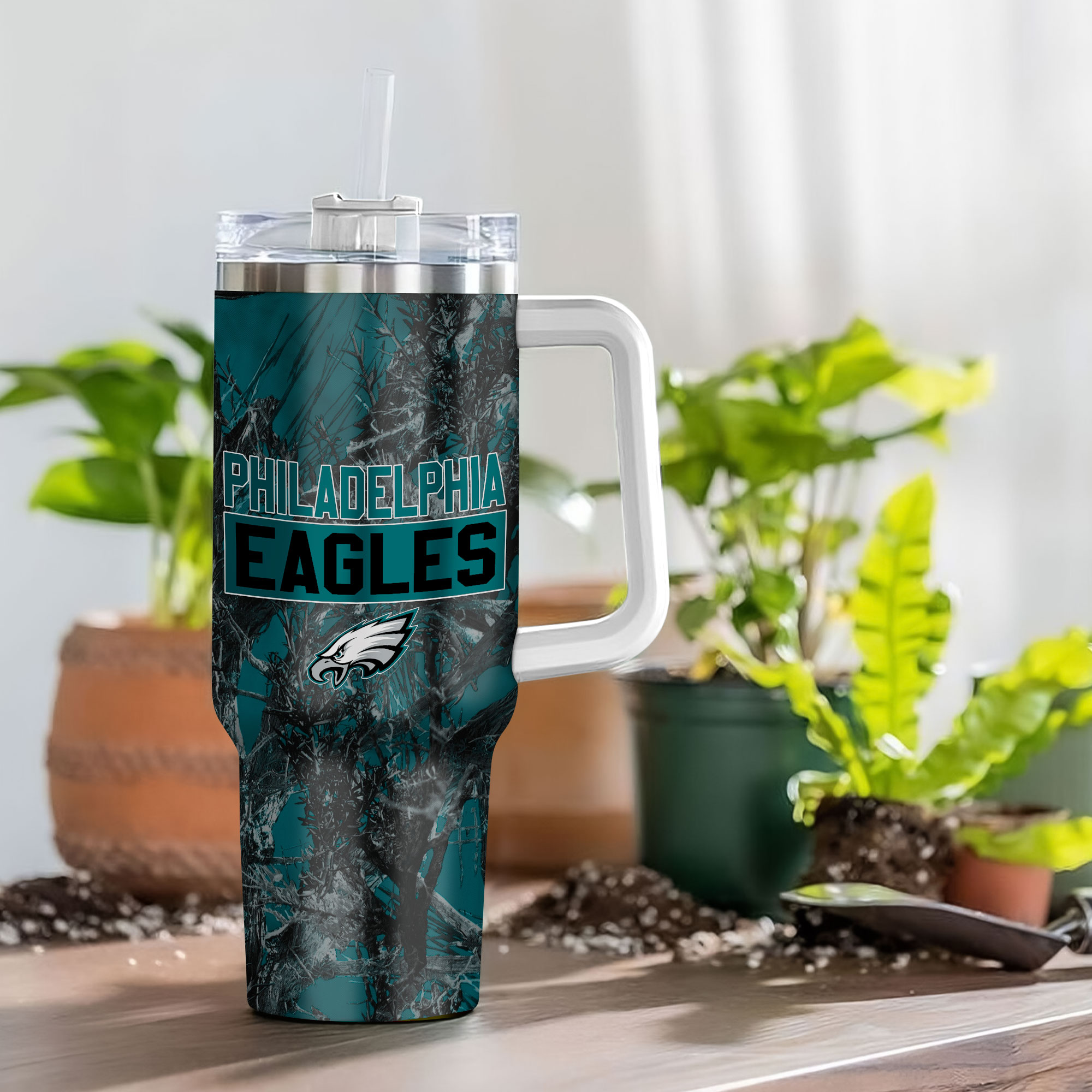 Philadelphia Eagles Camouflage Travel Mug with Handle & Straw - Show Your Team Spirit! - Image 4