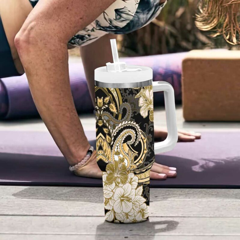 Polynesia Paisley Mix Gold Polynesian Custom Stanley Quencher 40oz Stainless Steel Tumbler With Handle - Threewoofs - Image 6