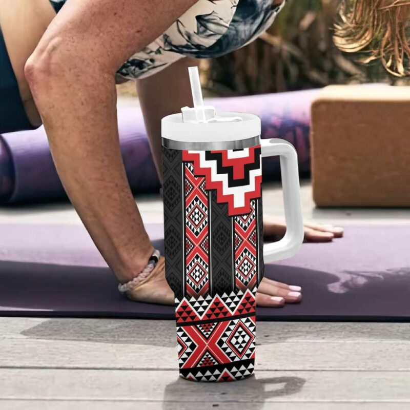 Red Taniko Aotearoa Niho Taniwha Mix Poutama Custom Stanley Quencher 40oz Stainless Steel Tumbler With Handle - Threewoofs - Image 6