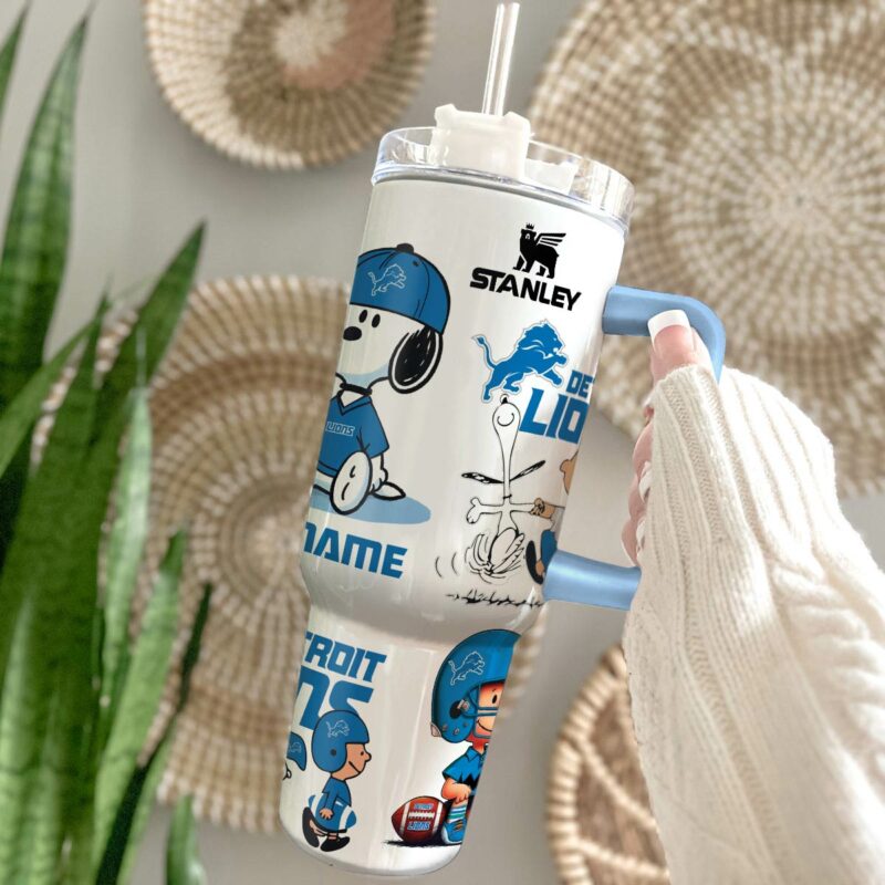 Snoopy PeanuTaylor Swift Football Cartoon Custom Stanley Quencher 40oz Stainless Steel Tumbler With Handle - Threewoofs - Image 3