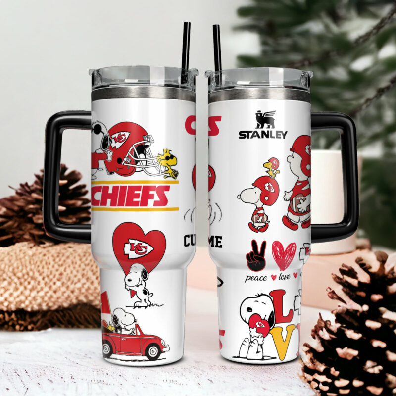 Snoopy PeanuTaylor Swift Football Cartoon Custom Stanley Quencher 40oz Stainless Steel Tumbler With Handle - Threewoofs - Image 2