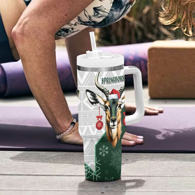 South Africa Springboks Christmas Bokke Santa ‚Äì Geseende Kersfees Custom Stanley Quencher 40oz Stainless Steel Tumbler With Handle - Threewoofs - Image 6