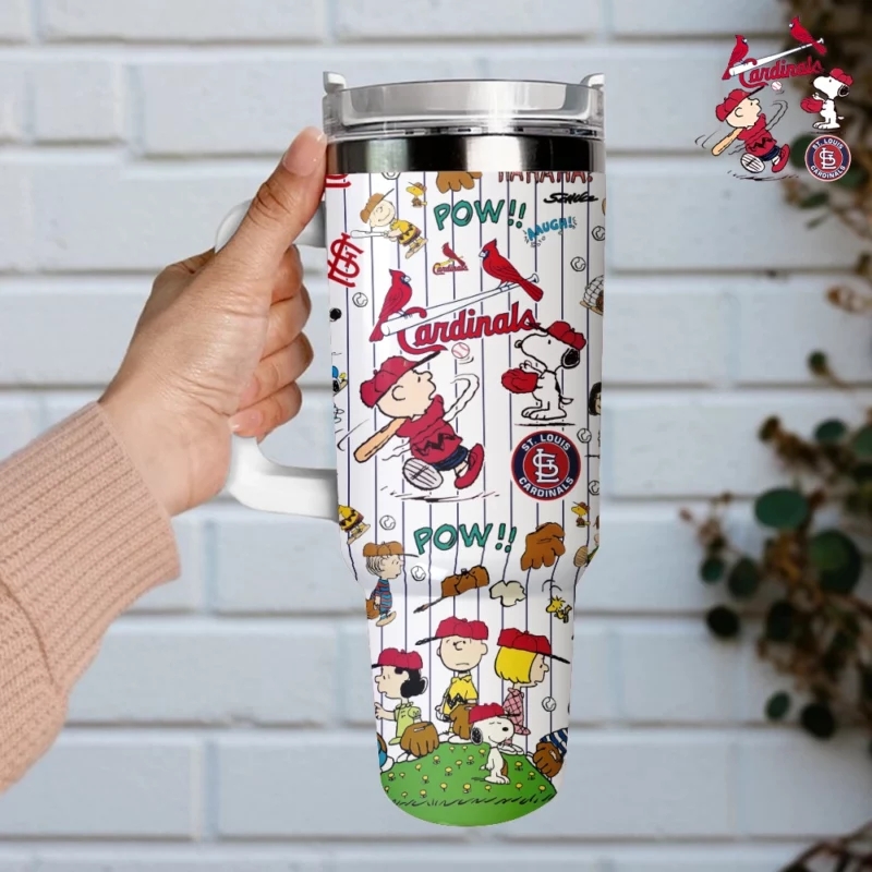 St. Louis Cardinals x Peanuts MLB Custom Stanley Quencher 40oz Stainless Steel Tumbler With Handle - Threewoofs - Image 2