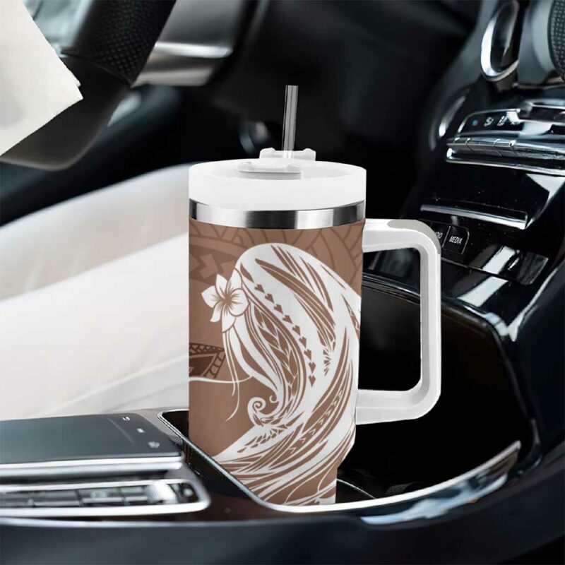 Tahiti Islands Polynesian Plumeria Tahitian Vahine ‚ÄòOte‚Äôa Beige Custom Stanley Quencher 40oz Stainless Steel Tumbler With Handle - Threewoofs - Image 8