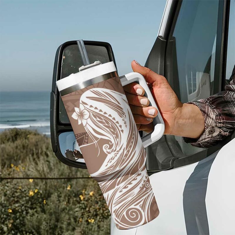 Tahiti Islands Polynesian Plumeria Tahitian Vahine ‚ÄòOte‚Äôa Beige Custom Stanley Quencher 40oz Stainless Steel Tumbler With Handle - Threewoofs - Image 7