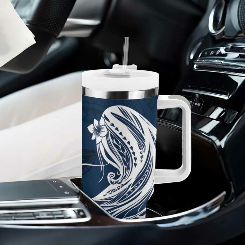 Tahiti Islands Polynesian Plumeria Tahitian Vahine ‚ÄòOte‚Äôa Navy Blue Custom Stanley Quencher 40oz Stainless Steel Tumbler With Handle - Threewoofs - Image 8