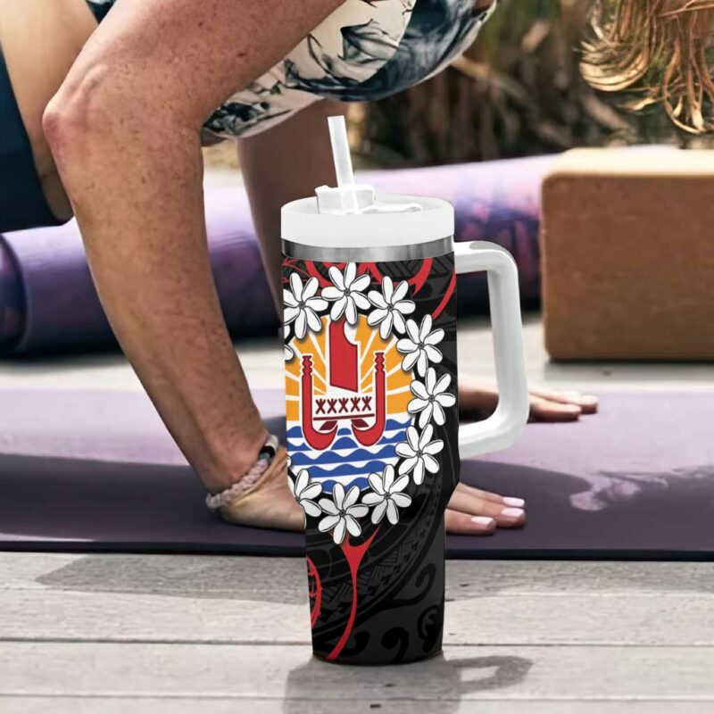 Tahitian Coat Of Arm and Tiare Flower Polynesian Tribal Tattoo Custom Stanley Quencher 40oz Stainless Steel Tumbler With Handle - Threewoofs - Image 6