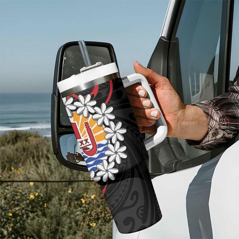 Tahitian Coat Of Arm and Tiare Flower Polynesian Tribal Tattoo Custom Stanley Quencher 40oz Stainless Steel Tumbler With Handle - Threewoofs - Image 7