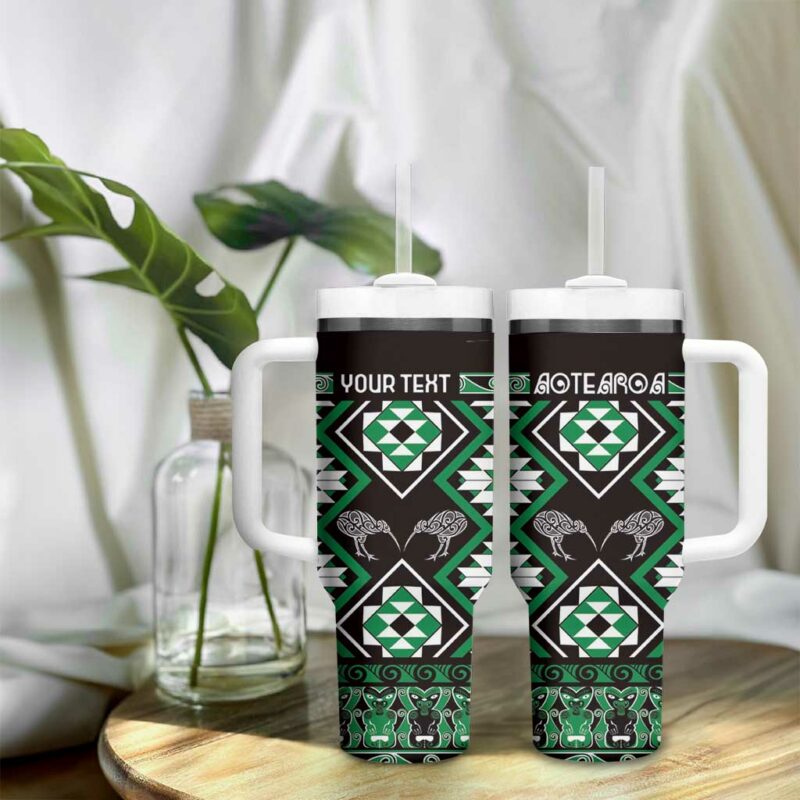 Taniko Motifs Aotearoa Waitangi Kowhaiwhai Kiwi Green Custom Stanley Quencher 40oz Stainless Steel Tumbler With Handle - Threewoofs - Image 9