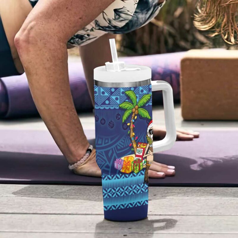 The Funny Santa Wears Sulu Christmas Fijian Christmas Palm Tree Custom Stanley Quencher 40oz Stainless Steel Tumbler With Handle - Threewoofs - Image 6