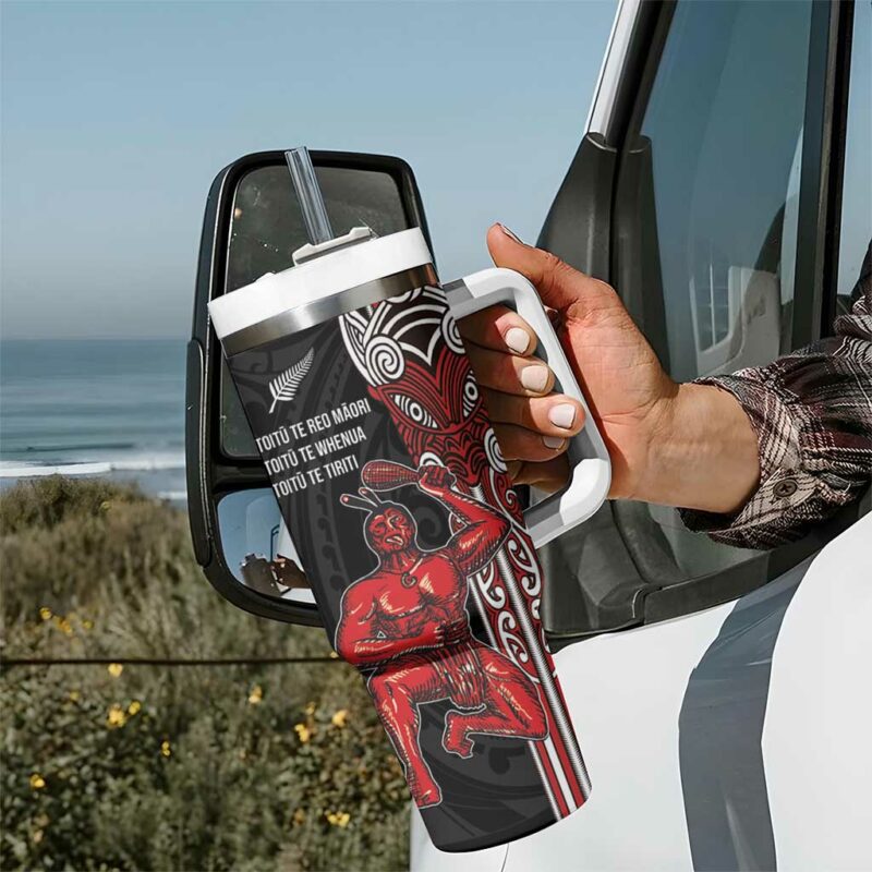 Toitu Te Reo Maori Toitu Te Whenua Custom Stanley Quencher 40oz Stainless Steel Tumbler With Handle - Threewoofs - Image 7